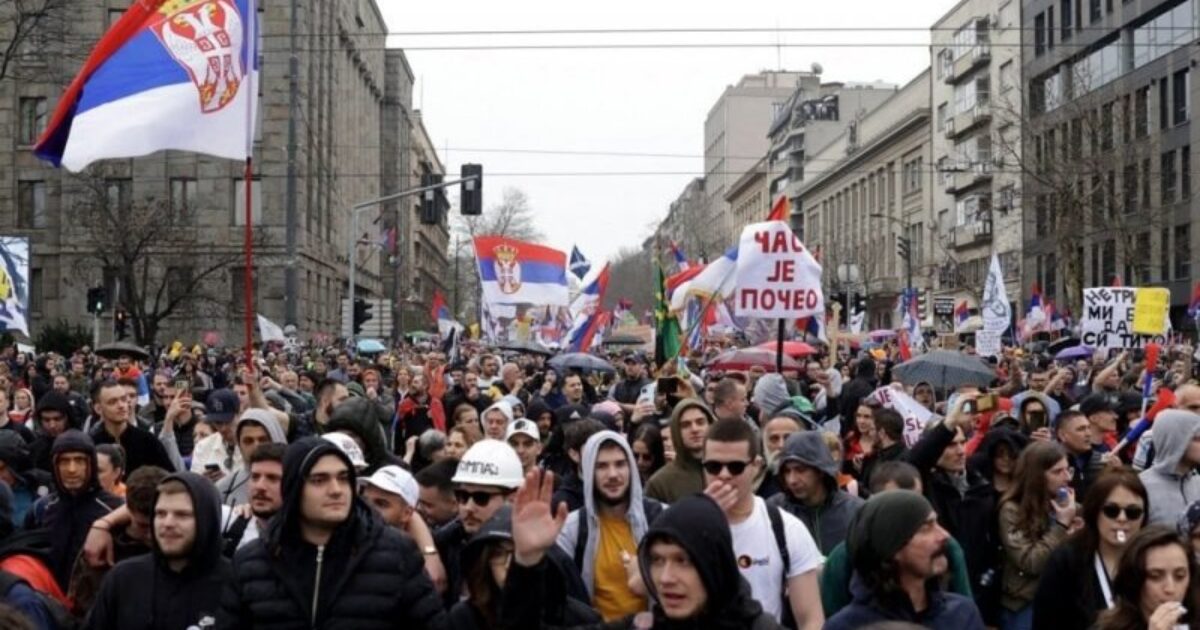 Serbian Protests Intensify with Clashes and Vandalism Against Ruling Party Offices