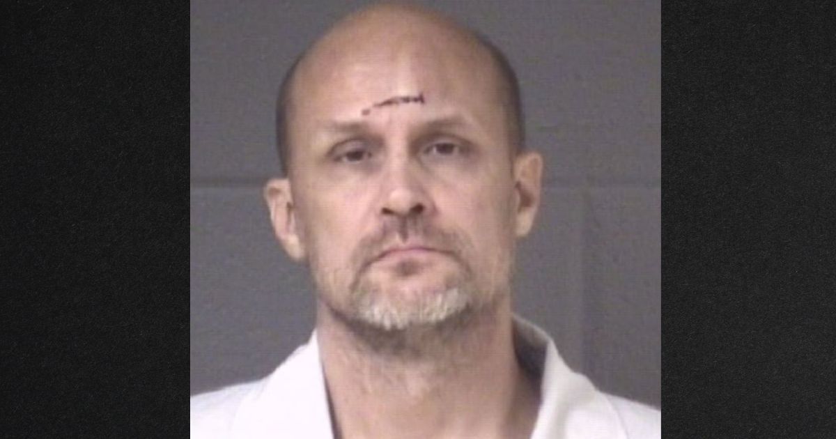 Dem-Appointed Judge Gives Trump Motorcade Knifeman Slap-on-the-Wrist Sentence for Attacking Cops